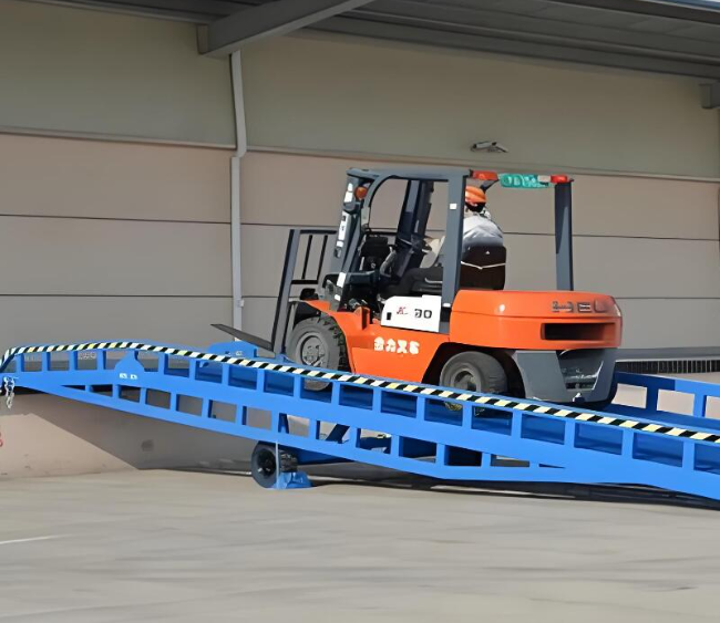 眉山移动式卸货平台（叉车用）
